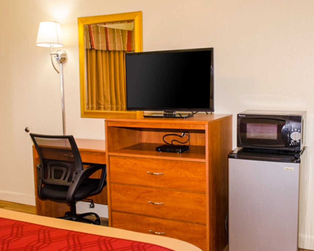 One Queen Bed Room